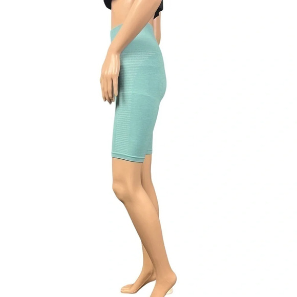 Alphalete Shorts - Picture 4 of 9